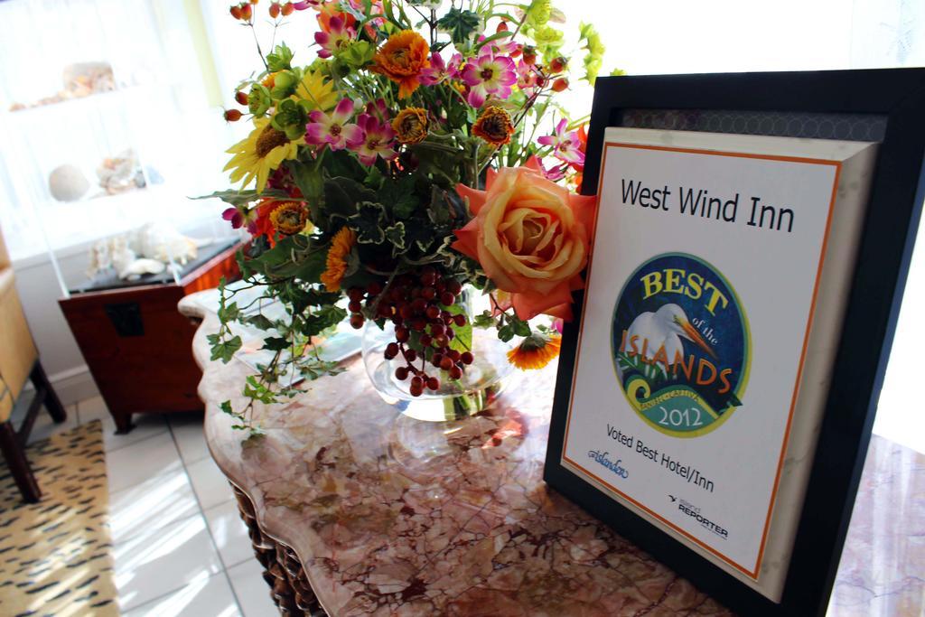 West Wind Inn Sanibel Exterior photo